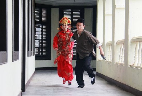 情感大戏《嫁入豪门》热播 佘诗曼落水险丧命