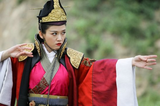 《笑傲江湖》现绣花神针 陈乔恩竹林大战显身手