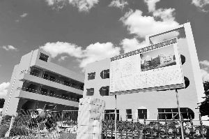 即将建成的美兰区演丰中心小学。