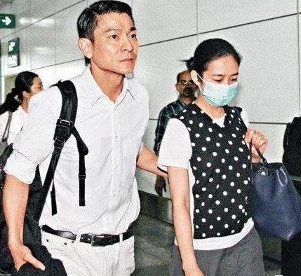 刘德华生日宴自曝最怕老婆 明年公布女儿照片