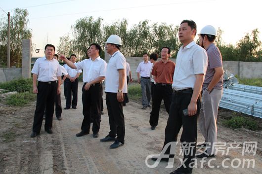 市委书记方西屏做工作指示。