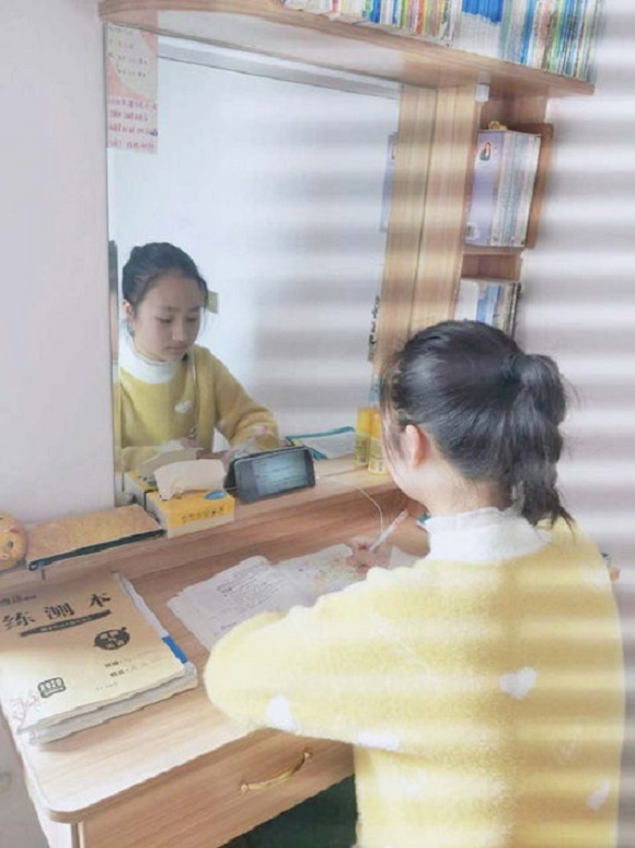 躣䣬