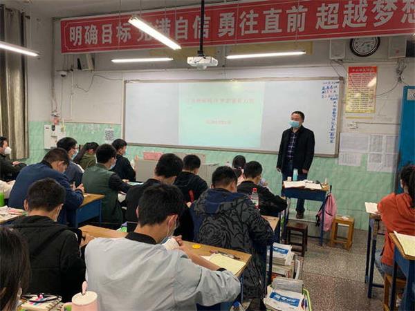 平昌二中:灾难凝聚人心 奋斗成就未来
